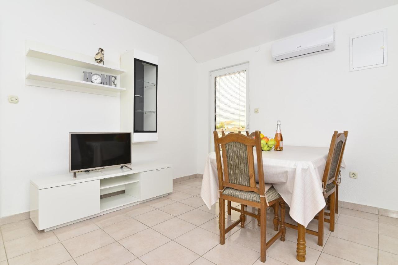 וודיצה Apartments Martina מראה חיצוני תמונה